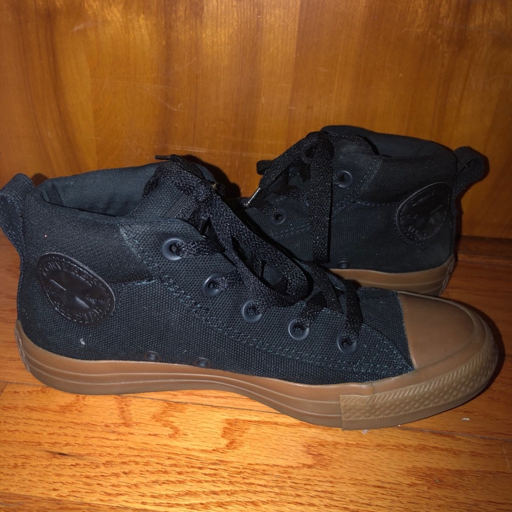 Black rubber bottom mid converse